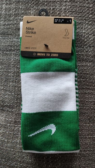 Calções e meias do equipamento Sporting 2025/2026