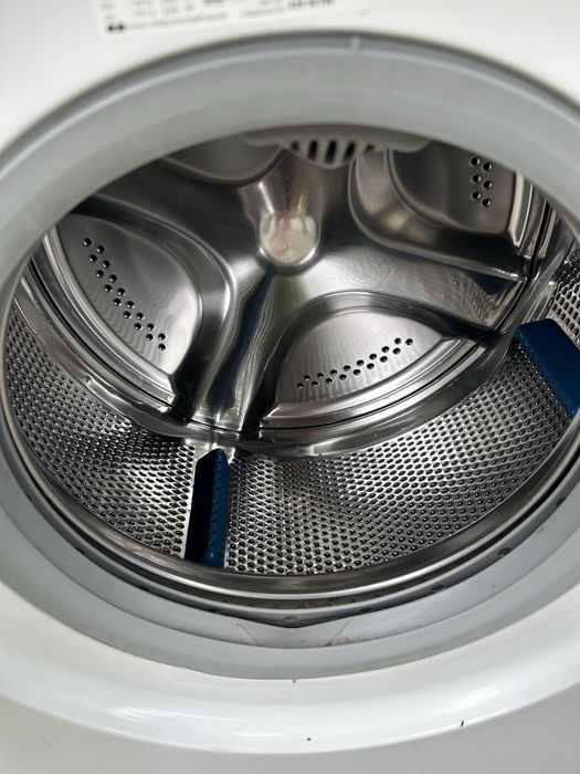 Стиральная машина Zanussi 6 кг.ZWSG6100V.Гарантия!