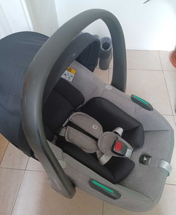 Vendo ovo Maxicosi em muito bom estado
