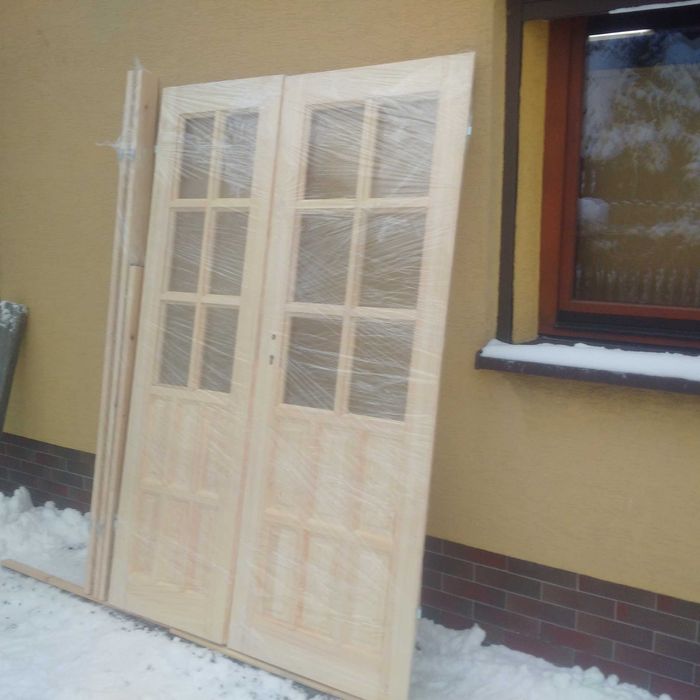 drzwi sosnowe drewniane dwuskrzydlowe