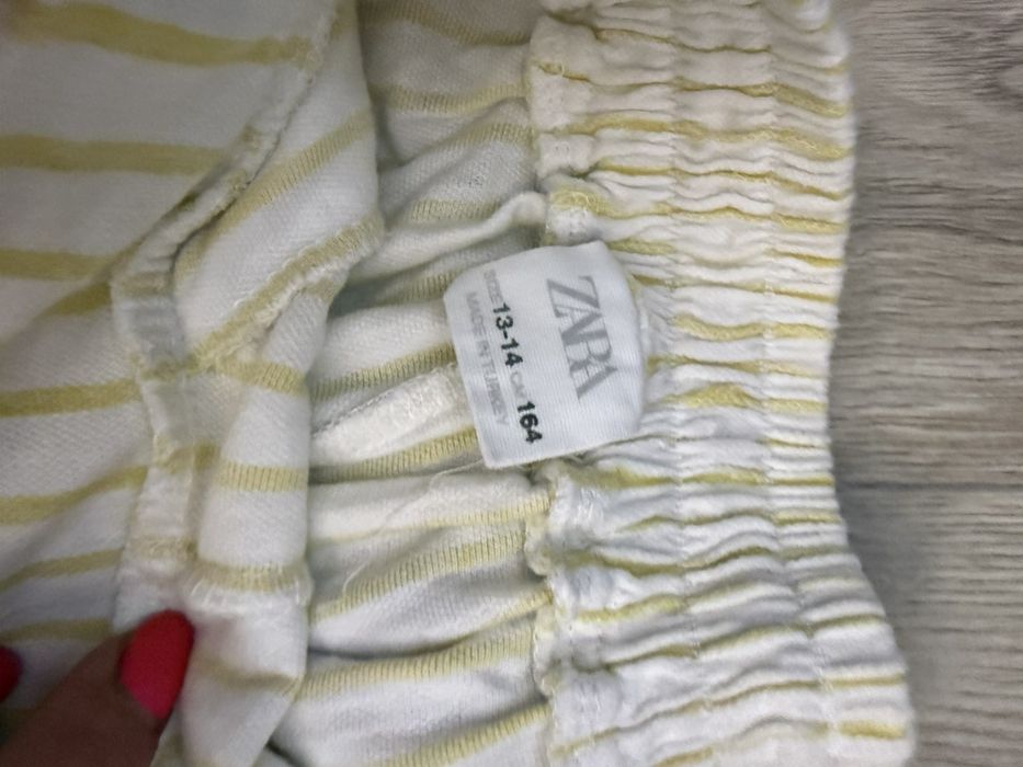 Костюм фірми zara на дівчинку