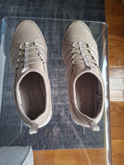 Ténis Skechers novos