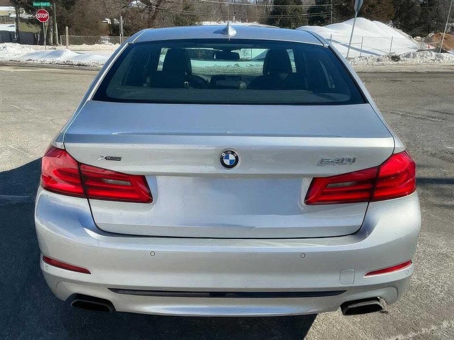 BMW 5 Series      2018