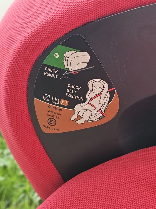 Cadeira Auto BeSafe izi Up X3 - 15 a 36kg (4 anos até aos 12 anos)