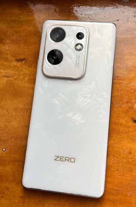 Телефон Infinix zero 30