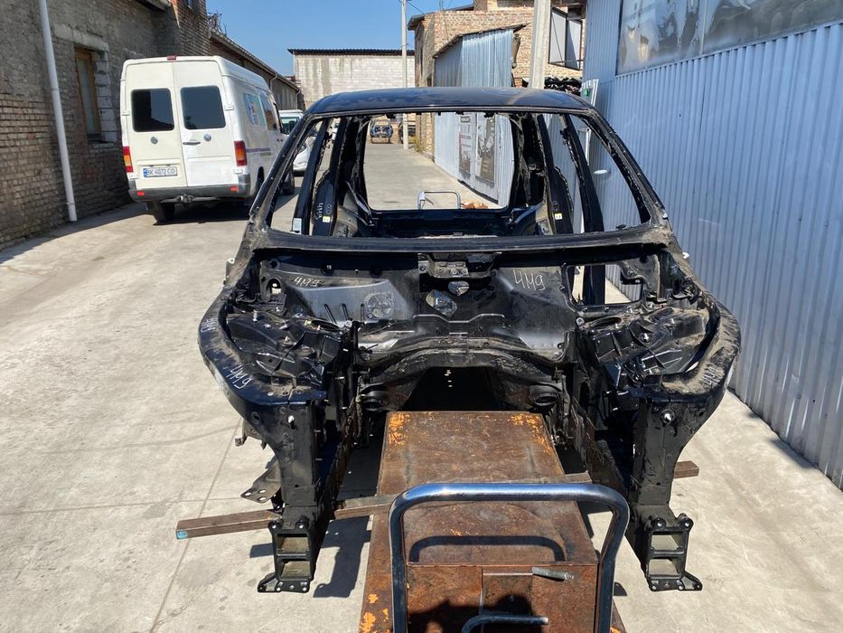 Кузов Четверть Передня Задня Ліва Права Ланжерон  Audi Q7 4M Ауди кю7