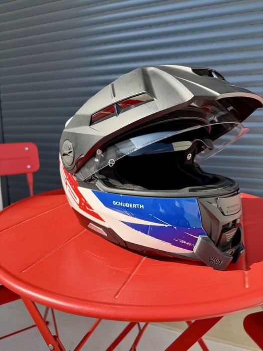 Schuberth E2 Explorer + Cardo Freecom 4X + acessórios