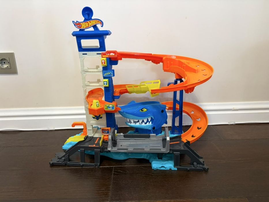 HotWheels Акула