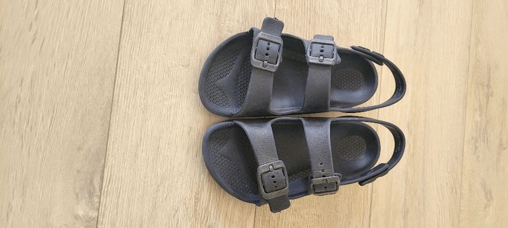 Sandałki Sinsay 27 dziecko gumowe  granatowe