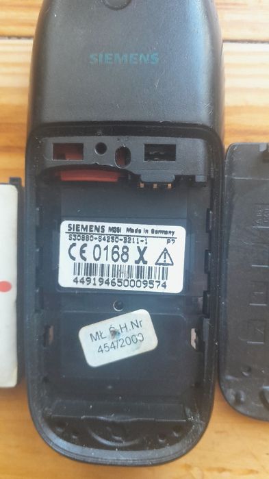 Telefon komórkowy Siemens M35i.