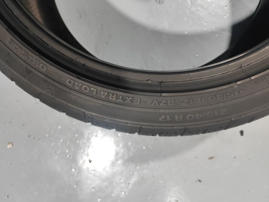 2 pneus semi novos 215-40R17 Continental - Oferta dos Portes