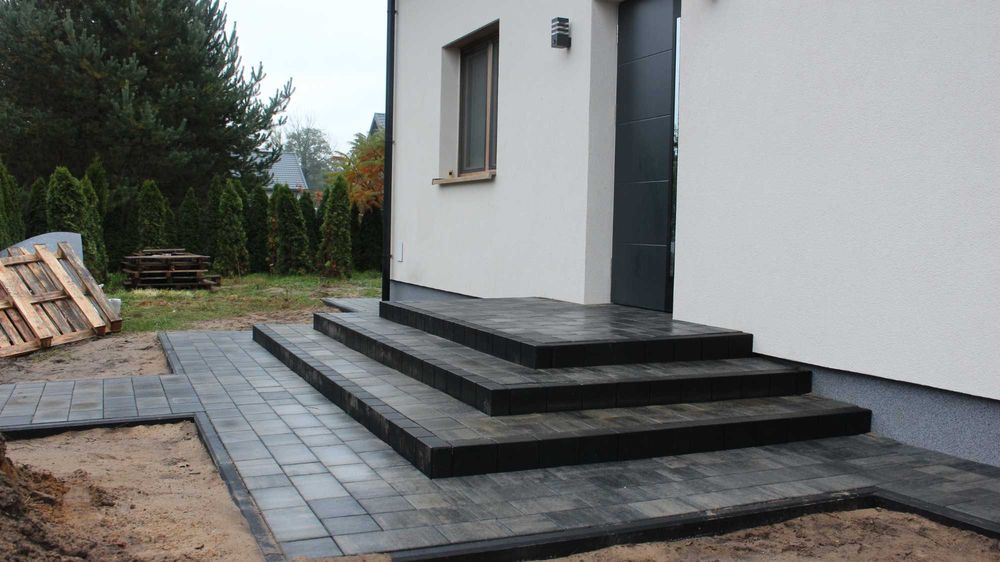 Montaż ogrodzeń, bram oraz drobne prace brukarskie