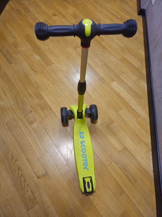 продам самокат трёхколёсный x scooter в очень хорошем состоянии