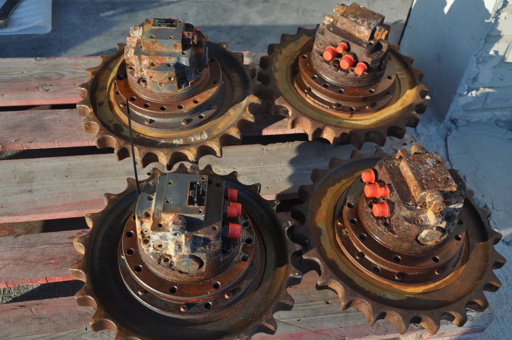 SILNIK JAZDY NAPĘD GĄSIENIC VOLVO ECR 25