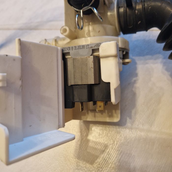 Pompa odpływowa do pralko-suszarki Samsung WD7704D8V