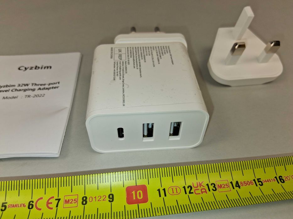 N233 Ładowarka Szybka Cyzbim 32W USB-C 2xUSB-A Trzy Porty Adapter