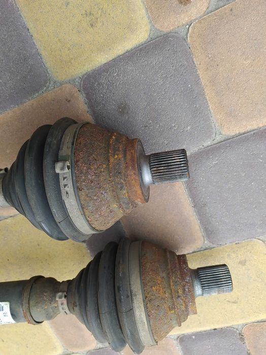 Полуось 2.5 1.8 volkswagen 561407271A пассат Б7 сша 561407271 AA Q