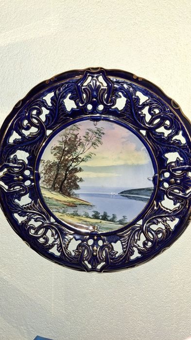 Prato decorativo parede Alcobaça RB faiança motivo paisagem mar