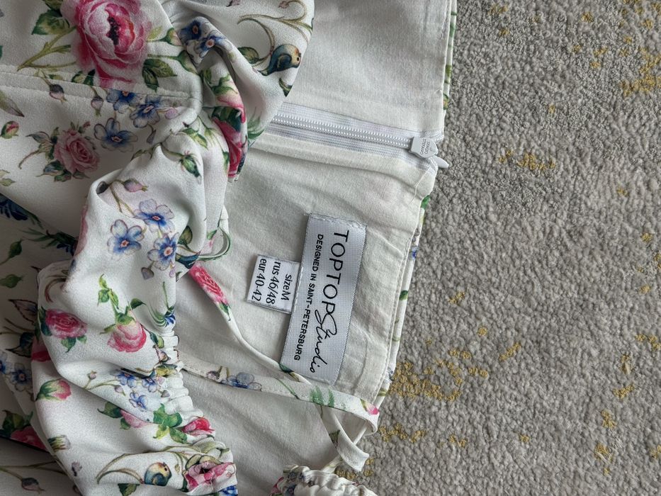 Vestido mini/midi floral com decote S/M