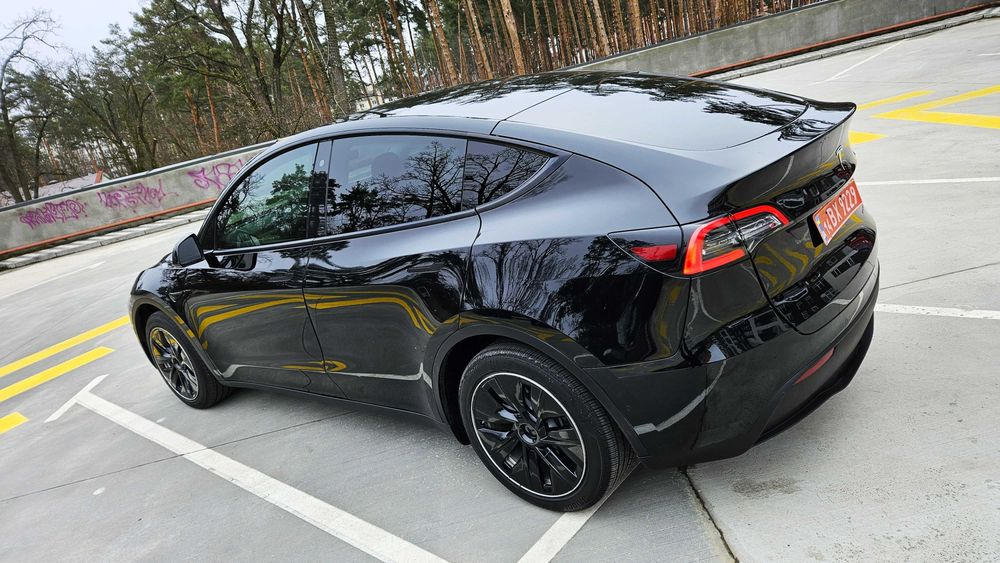Tesla Model Y Long Range Dual Motor
