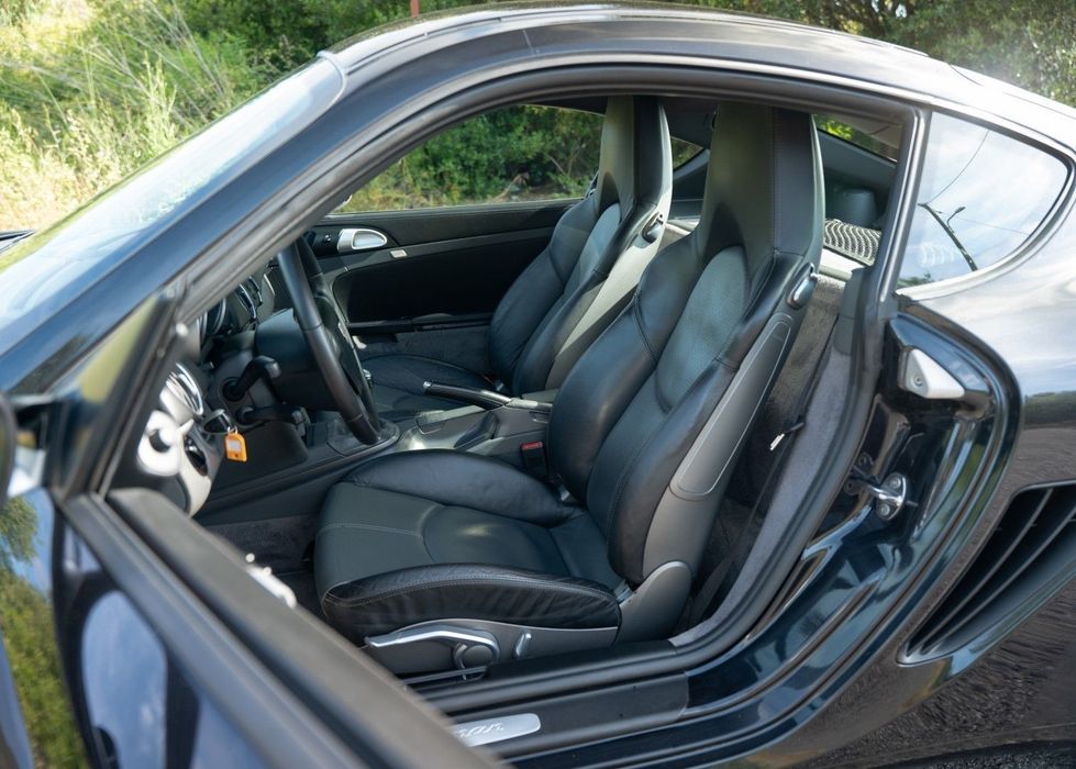 Porsche Cayman 2.7