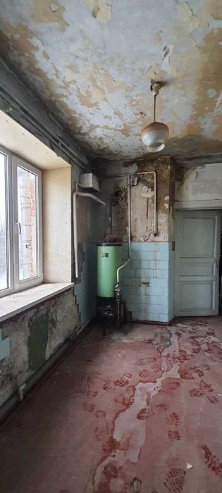 Продам 2-х кімнатну квартиру м. Зміїв