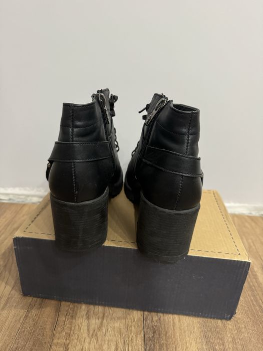 Шкіряні напівчеревики