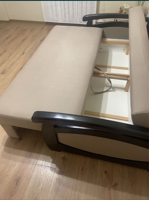 Диван в ідевльному стані