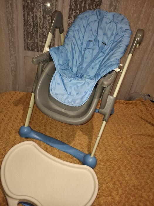 Стілець для годування