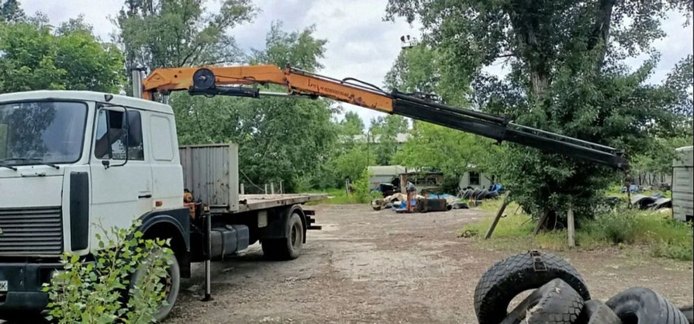 МАЗ кран маніпулятор.