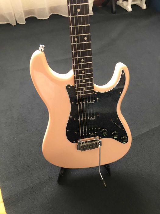 Guitarra pickups e ponte wilkison locking tuners e outros upgrades Vendo ou Troco