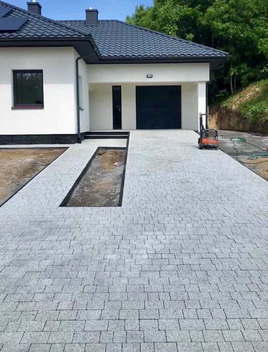 Profesjonalne układanie kostki brukowej