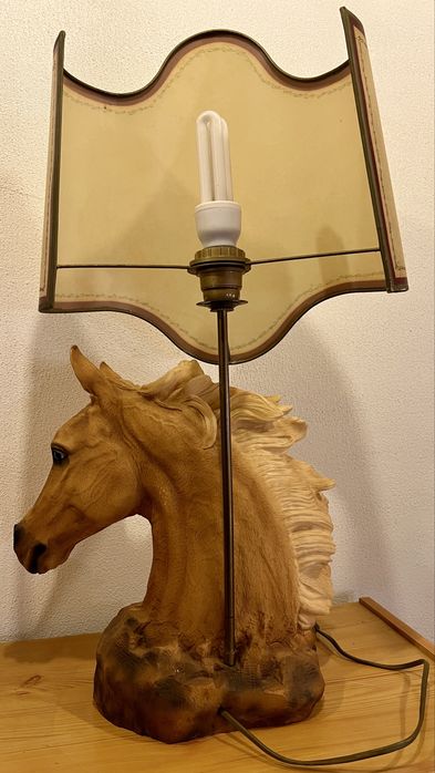 Candeeiro luminária busto de cavalo