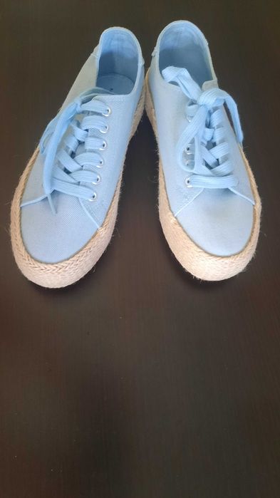 Sprzedam buty Reserved - nowe