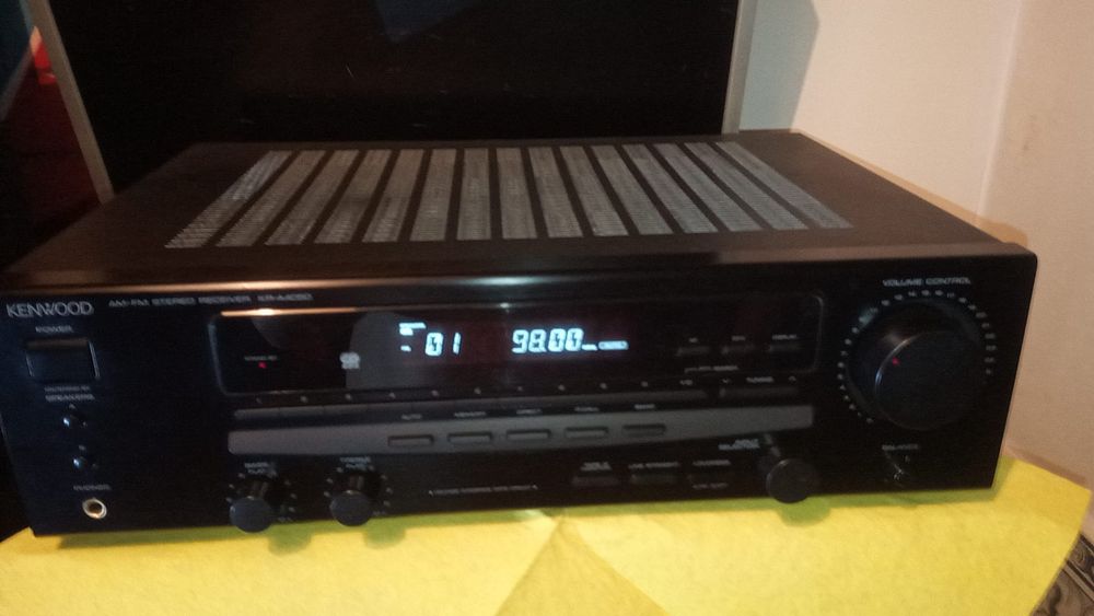 Amplificador Kenwood com radio RDS