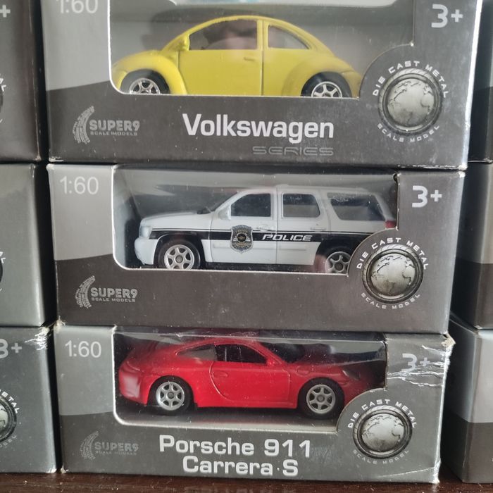 Carrinhos fiéis escala 1/60