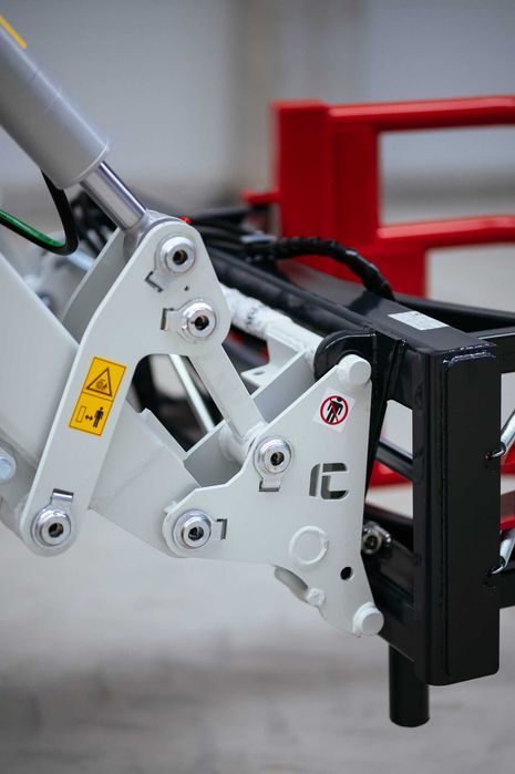 Ładowacz czołowy tur ładowacze Inter-Tech udźwig 1600