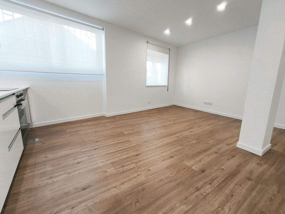 Apartamento T2 a 2min. do metro de Brito Capelo