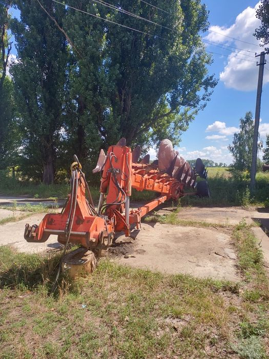 Плуги оборотні 8-ми  та 5-ти корпусні