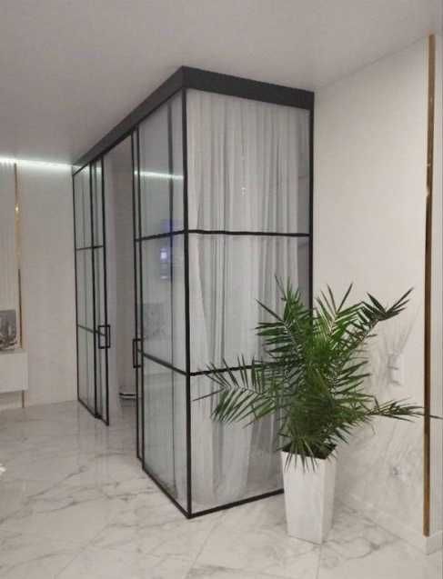 Скляні перегородки, душові кабіни, екрани у ванну, розсувні двері тощо