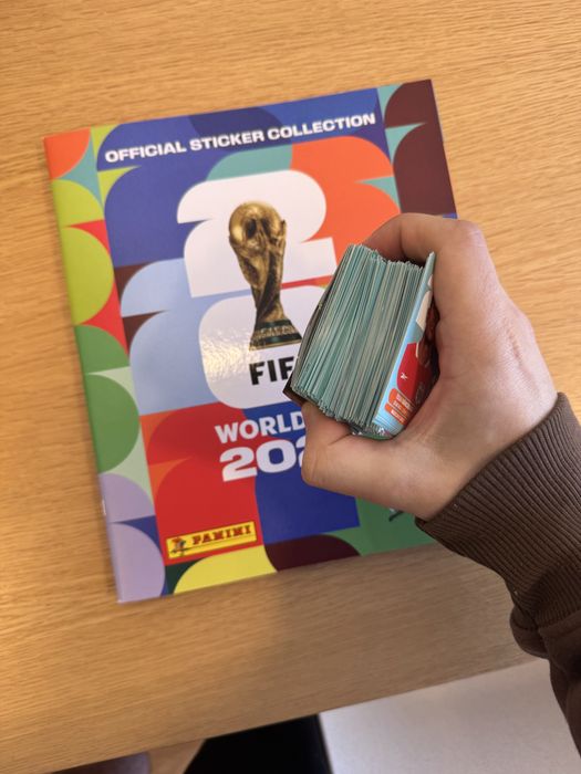 Bundle 200 cromos diferentes +caderneta