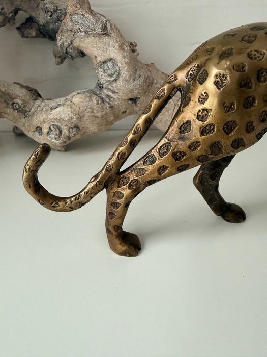 Duża figurka geparda. Figura. Rzeźba. Statuetka. Gepard. Mosiądź.1870g