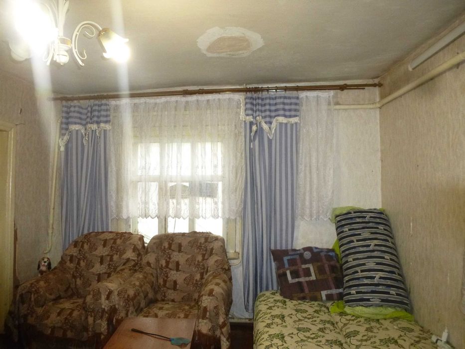 Терміново продам будинок в центрі Змііва