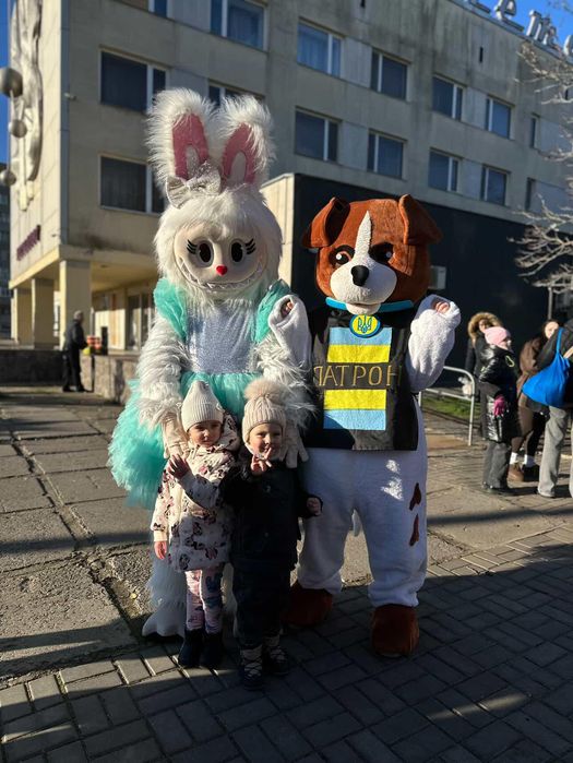 Білий,рожевий мішка,Лабубу,зайкаСердючка,аніматори