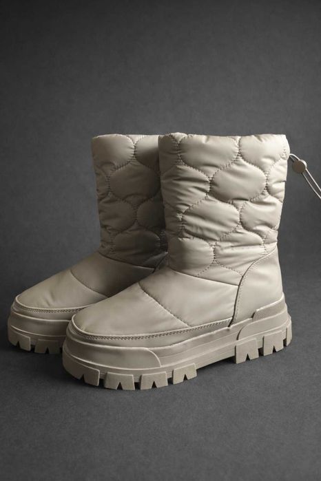 Жіночі зимові чоботи Bershka, 40 розмір, нові