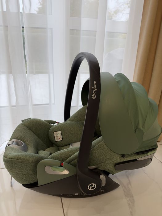 автокрісло Cybex cloud T+