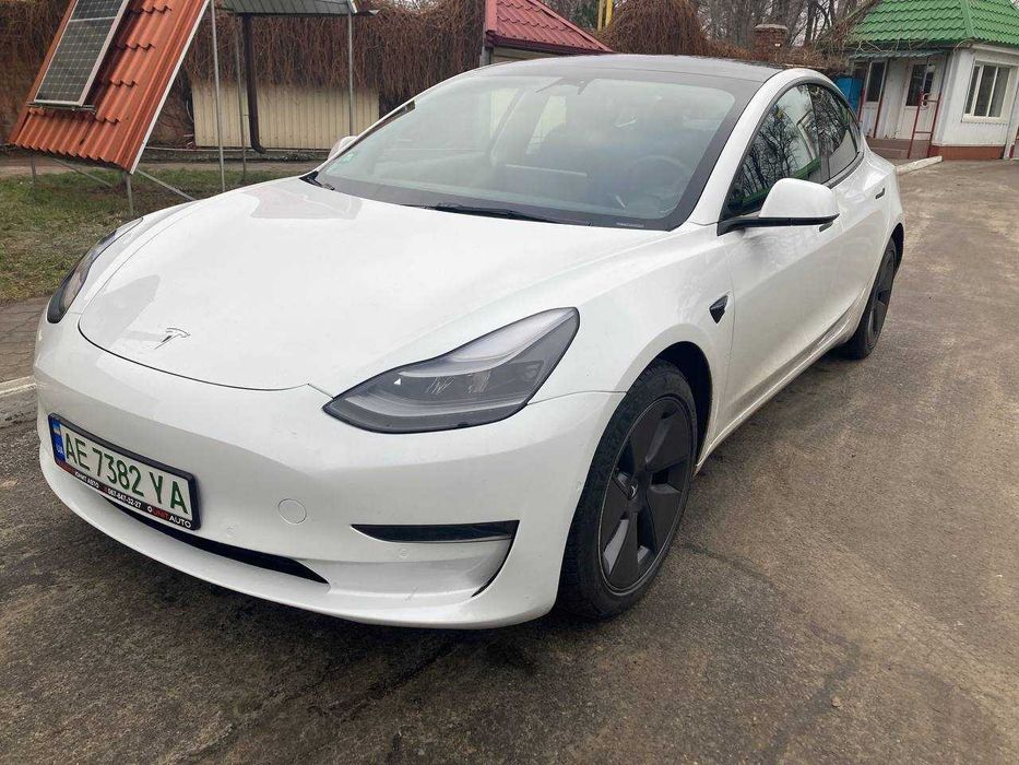 Аренда авто Tesla Model 3