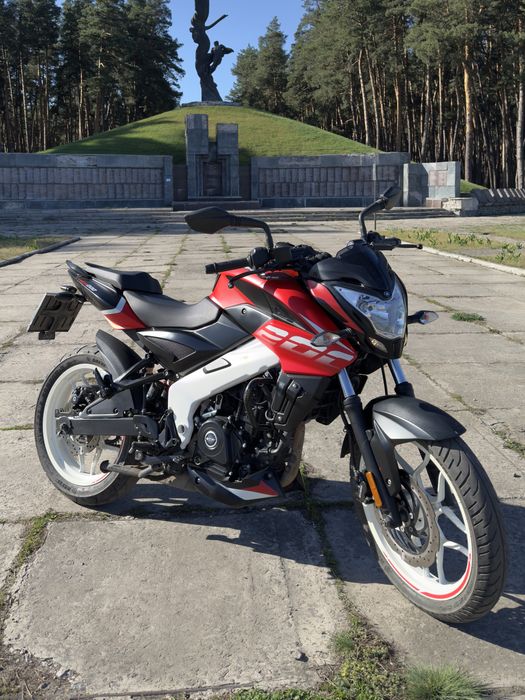 Bajaj pulsar ns 200