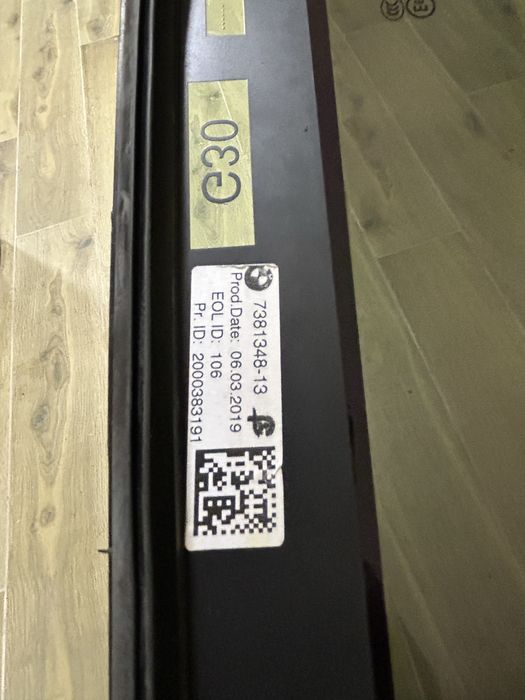 Скло задньої дверки, молдінг дверок, обрамлення скла bmw g30