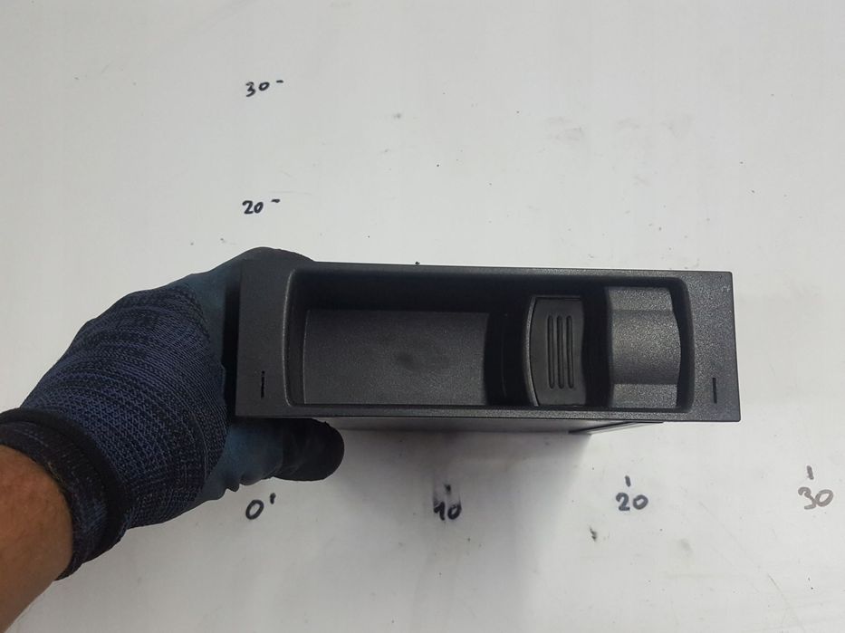 SEAT EXEO 09-13r GNIAZDO ŁĄCZE USB 8E0857925F